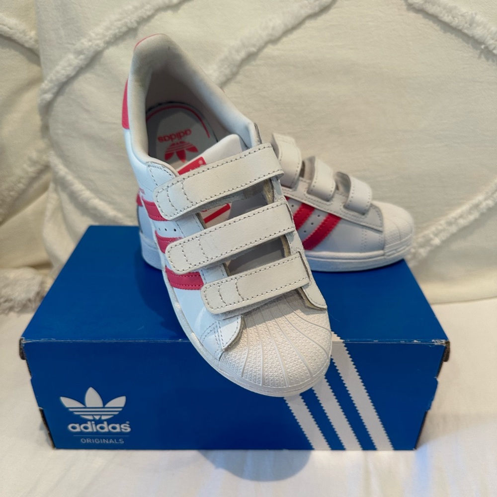 Adidas superstar shoes in Pink. BRAND NEW!
